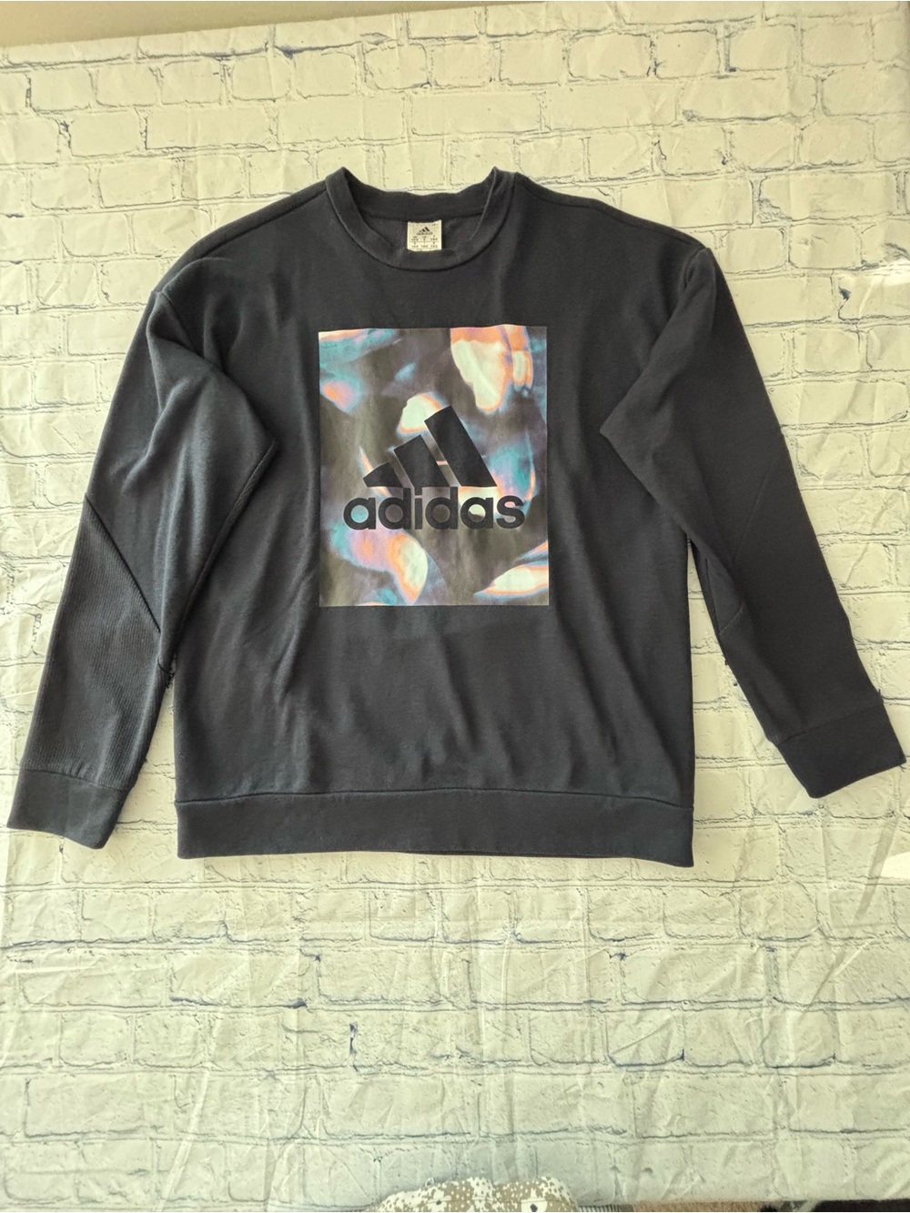 Adidas Graphic Sweatshirt – Size S (Black/Multicolor Abstract Logo) unisex